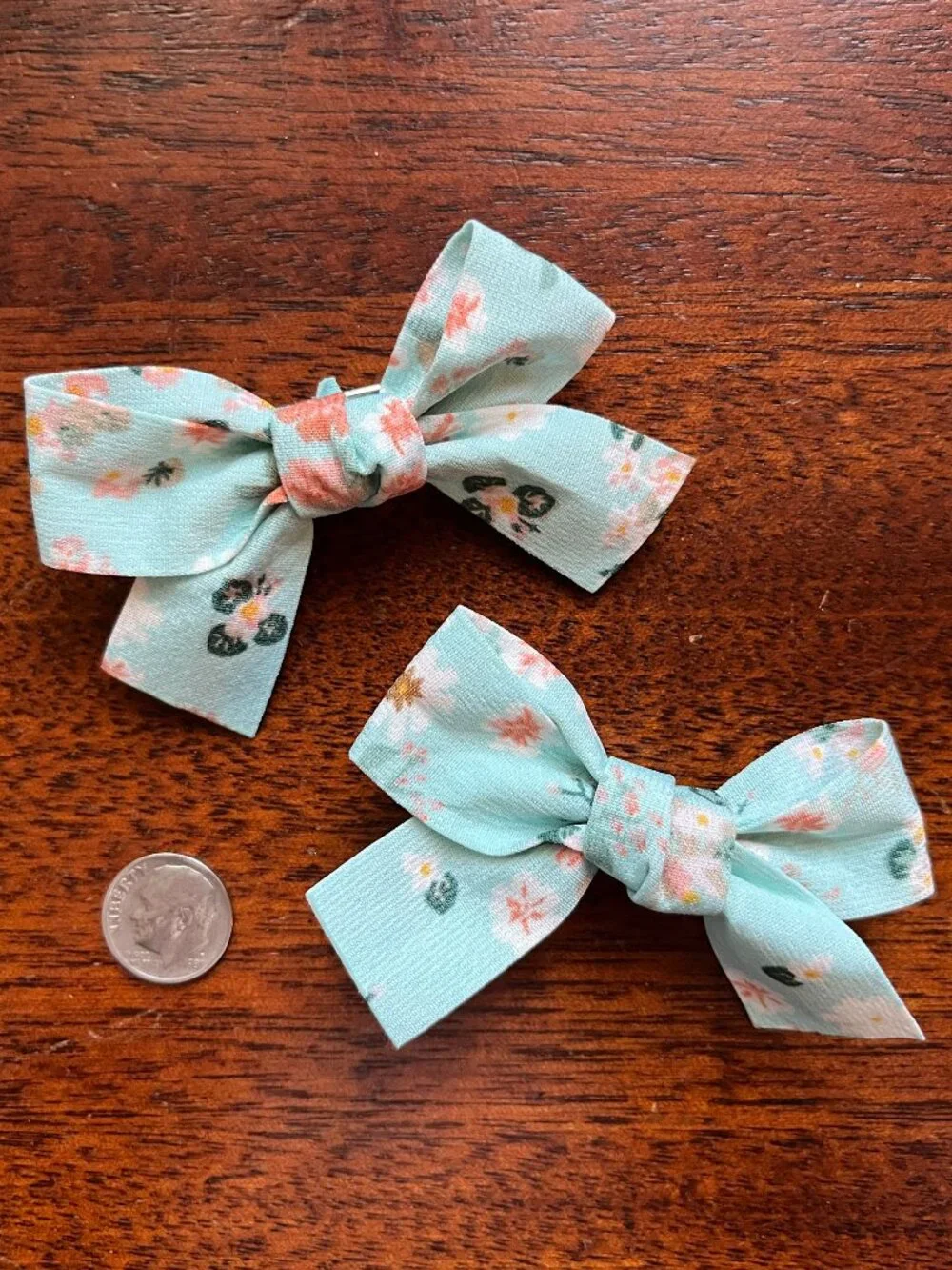 Blue floral hairbows NWOT *free in bundle*